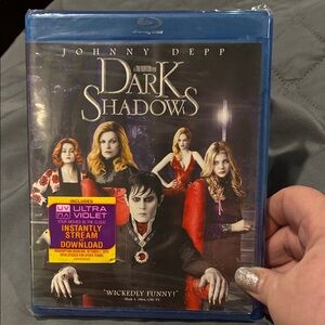 Dark Shadows Blu-ray Disc